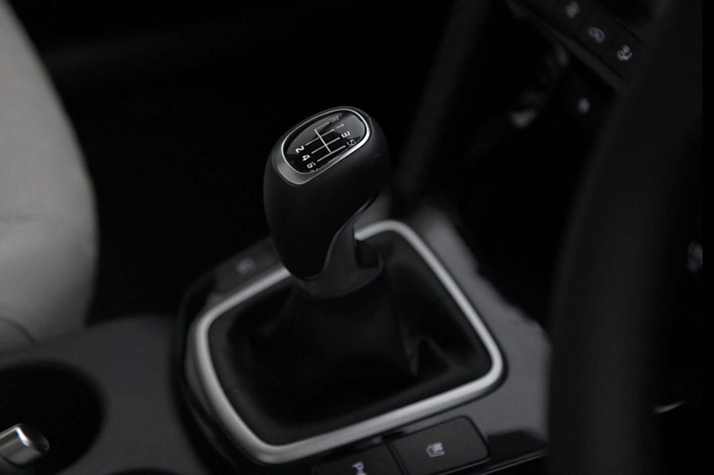 Die Sechsgang-Handschaltung harmoniert gut mit dem 115 PS Diesel