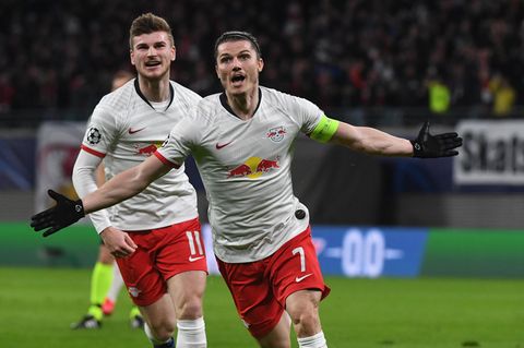 Marcel Sabitzer jubelt nach seinem Treffer zum 1:0 gegen Tottenham Hotspur, dahinter freut sich Timo Werner