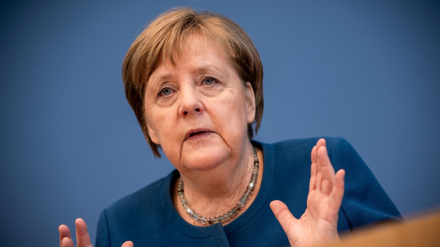 Bundeskanzlerin Angela Merkel spricht bei einer Pressekonferenz zur Entwicklung beim Coronavirus
