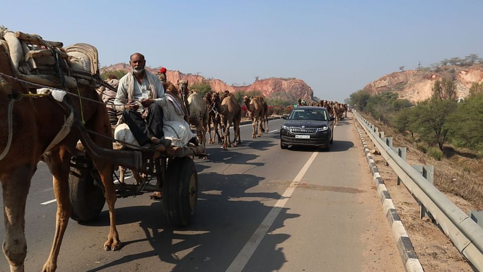 Der Verkehr in Indien läuft nach anderen Regeln ab