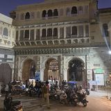 In den Städten gibt es verborgene architektonische Schätze zu entdecken