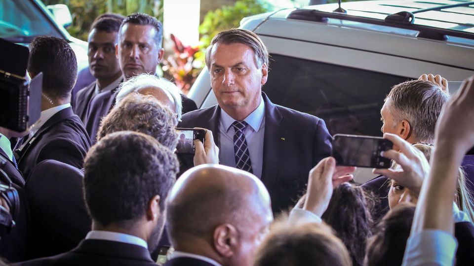 Brasiliens Präsident Jair Bolsonaro vor Medienvertretern in Florida (USA)