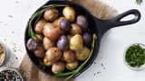 Kartoffeln in einer Pfanne