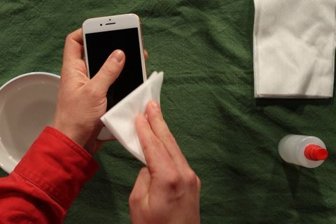 Coronavrius: Das Smartphone richtig desinfizieren