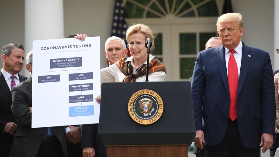 Coronavirus: US-Präsident Donald Trump und Beauftragte für die Corona-Bekämpfung Debbie Birx Coronavirus: US-Präsident Donald Trump und Beauftragte für die Corona-Bekämpfung Debbie Birx