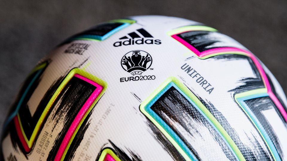 Uniforta – Der offizielle Ball der Fußball-EM 2020