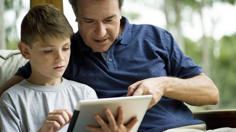 Mit den richtigen Apps ersetzt das Tablet das Schulbuch.