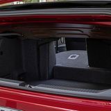 Der Kofferraum ist zerklüftet