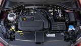 Der 1.5 TSI-Motor kommt mit dem VW T-Roc Cabrio gut zurecht