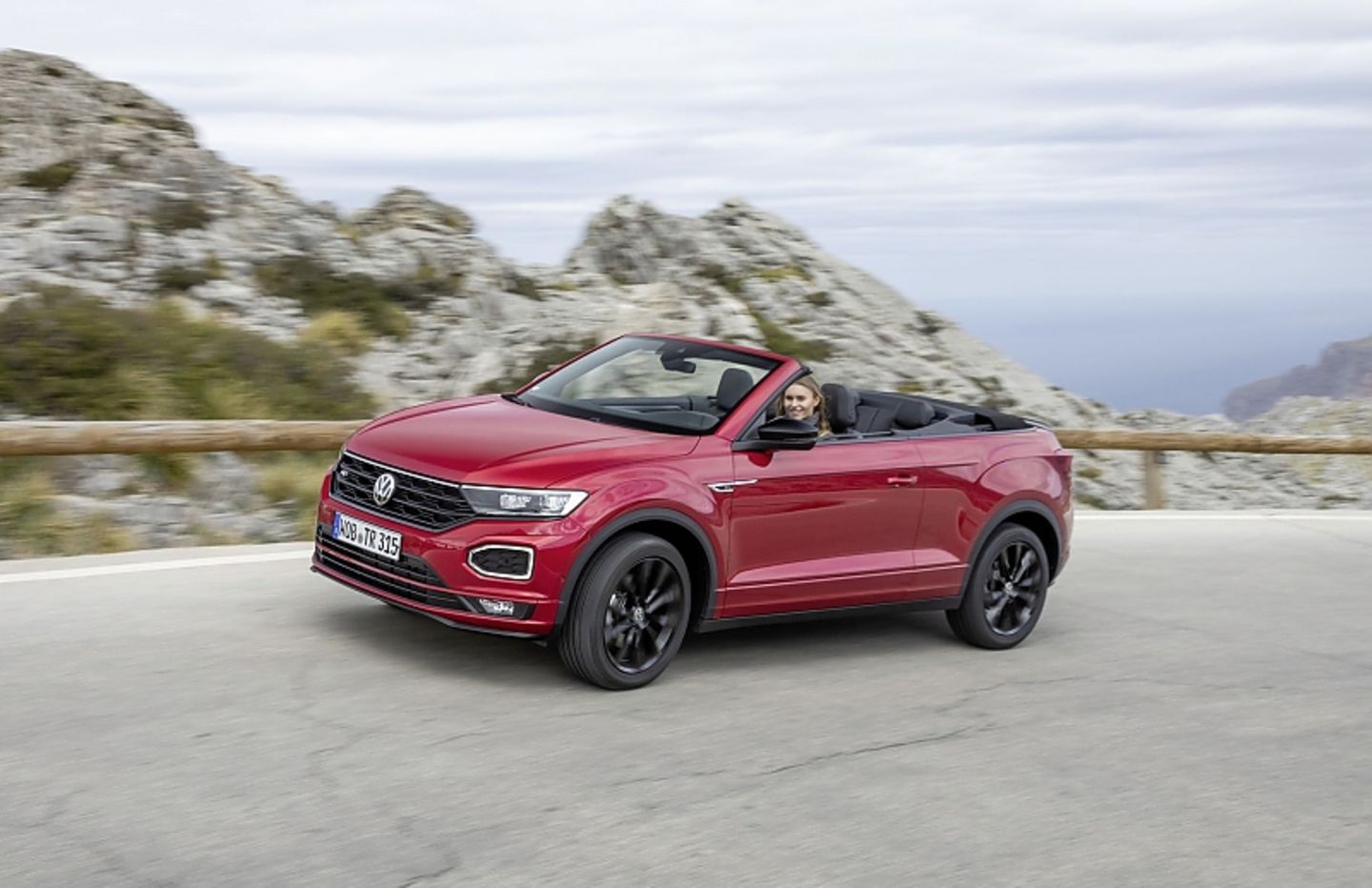Das VW T-Roc Cabriolet 1.5 TSI R-Line kostet mindestens 32.810 Euro