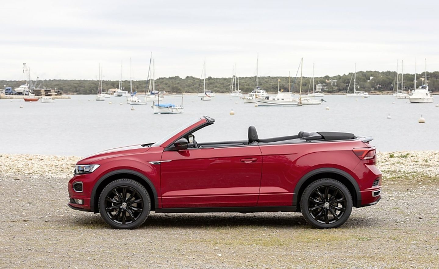 Das VW T-Roc Cabriolet ist 4,27 Meter lang