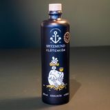 Platz 1: Spitzmund Klötenköm  Andreas Werner ist eigentlich Barkeeper, wollte aber eigene Produkte für seine Bar herstellen. Den Beginn machte 2013 ein New Western Dry Gin. 2014 gründete er die Marke Spitzmund - und kreierte den Eierlikör "Klötenköm", das plattdeutsche Wort für Eierlikör. Der wird mit Rum und Vanille veredelt und enthält weder Milch noch Sahne, dafür ausschließlich Eigelb.     Unser Urteil: Der Spitzmund Klötenköm hat mit hauchdünnem Vorsprung die Goldmedaille eingeheimst. "Bester Geruch" mit deutlichen Vanillenoten, dazu eine schöne kräftige Farbe, das macht schon im Glas Lust auf Mehr. Trotz 20 Vol% - so viel wie die meisten Konkurrenten - schmeckt er gefälliger. Dass dieser Eierlikör weit vorne landen würde, war schon bei der Verkostung abzusehen: Die Gläser waren am Ende leer. Der junge Wilde unter den Eierlikören - und unser Testsieger.     Preis: etwa 20 Euro (500 ml)