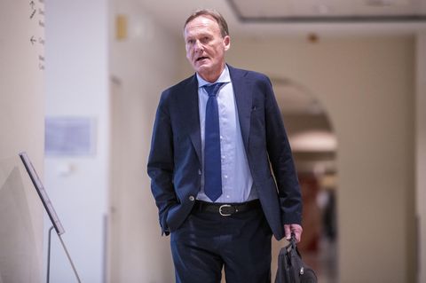 Für viele Kritker steht BVB-Boss Hans-Joachim Watzke für die gierige Seite des Fußballs