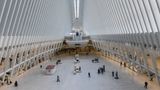 In der Haupthalle des Oculus in Manhattan: In diesem wichtigen Nahverkehrsbahnhof von New York City, wo mehrere U-Bahn-Linien und der Path Train halten, ist kaum noch was los.
