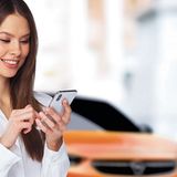 Die meisten Hersteller bieten Apps zum Finden von Stromtankstellen an