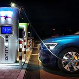 Mit Karten von Chargemap, EnBW, Plugsurfing, NewMotion und Hubject fährt man auch gut, weil sie verschiedene Ladestationen unter