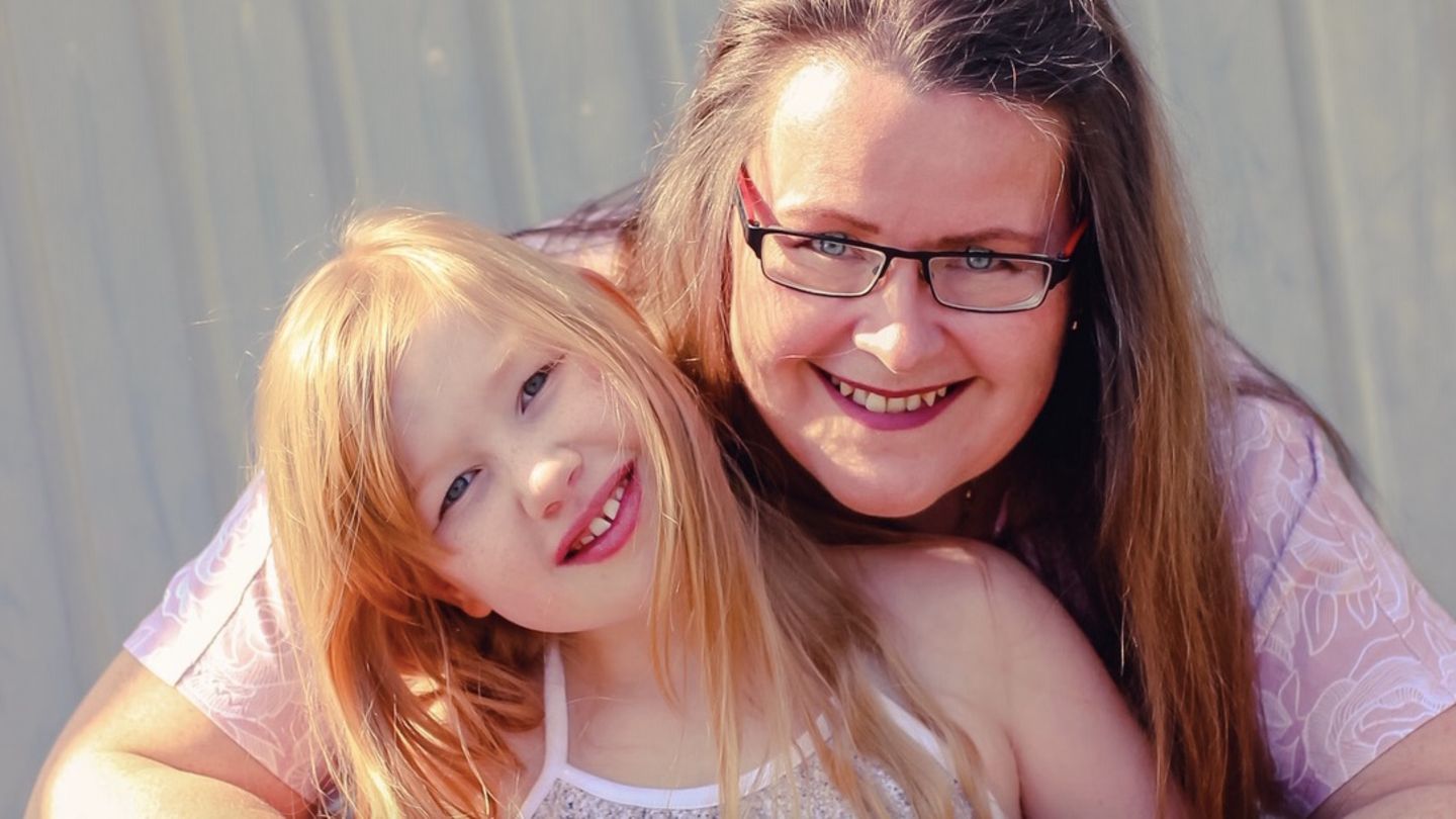 Mandy Geierhos, 45, IT-Consultant, und Isabelle, 9, Schülerin, aus Friedberg in Bayern