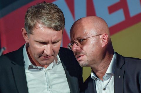 Björn Höcke (l), Vorsitzender der AfD in Thüringen und Andreas Kalbitz, Landesvorsitzender der AfD in Brandenburg