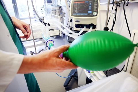 Corona Beatmungsgerät in Krankenhaus