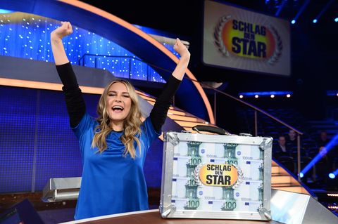 Influencerin Dagi Bee macht bei "Schlag den Star" kurzen Prozess mit Sängerin Blümchen und gewinnt die Promi-Duell-Show vorzeitig im 12. Spiel.