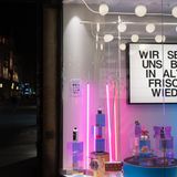 Seit dem 18. März gilt für alle Geschäfte, die keine Waren des täglichen Bedarfs verkaufen, wie hier in München, ein Öffnungsverbot.