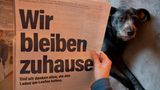 Auch mit Anzeigen in Zeitungen wird für das gegenwärtige Leitmotiv geworben: "Wir bleiben zuhause"