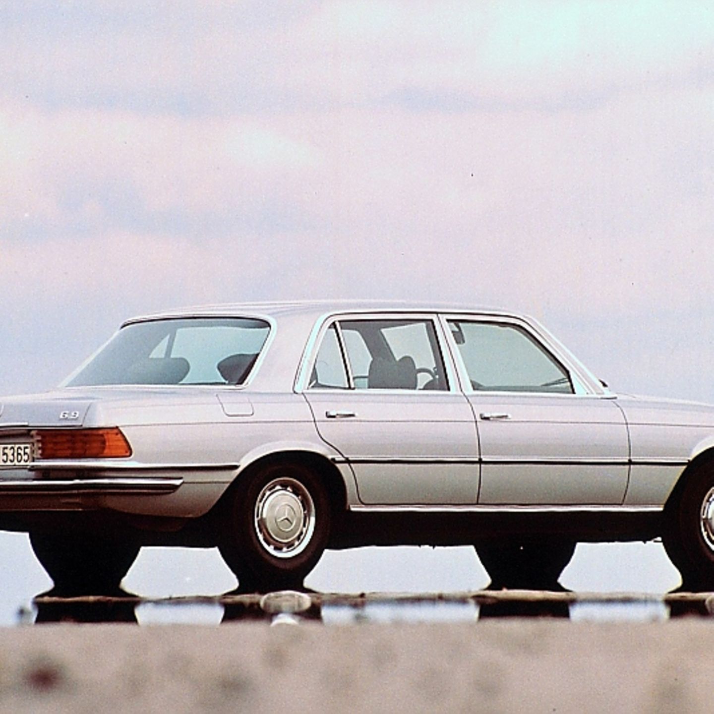 Mercedes 450 Sel 6 9 Supersportler Mit Vier Turen Stern De