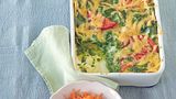 Spinat-Lasagne  Für diese vegetarische Lasagne kommen Spinat, Tomaten und Möhren zum Einsatz. Verfeinert mit Honig und überbacken mit Gouda schmeckt sie super gut. Hier geht's zum Rezept.