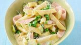 Penne Carbonara  Grün ist angesagt: Wer ein Veggie-Kind zu Hause hat, lässt den Schinken eben weg. Hier geht's zum Rezept.