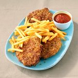 Schnitzel mit Knusperhülle  Viel besser als Ketchup und blitzschnell gemacht: Cola-­Curry­ Sauce zum Dippen. Hier geht's zum Rezept.