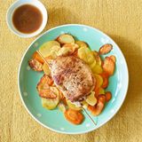 Käseschnitzel mit Möhren-Kartoffeln  Mit Schinken und Käse gefüllt, kommt das Schnitzel ganz groß raus. Hier geht's zum Rezept.