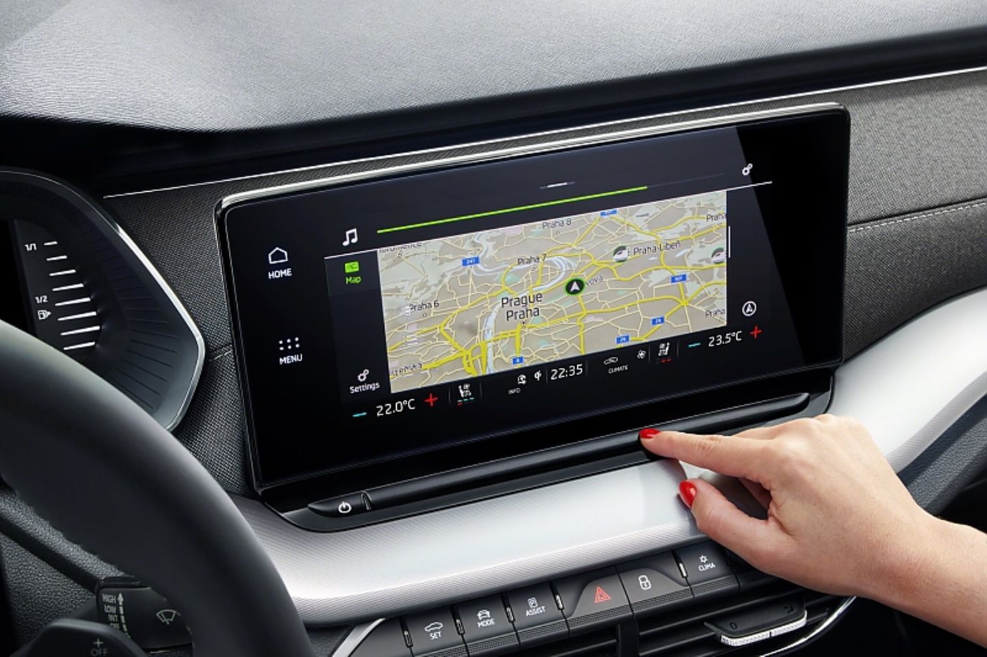 Der VW Golf lässt grüßen: Die Lautstärke wird mit einem Schieberegler unterhalb des zehn Zoll Touchscreen justiert