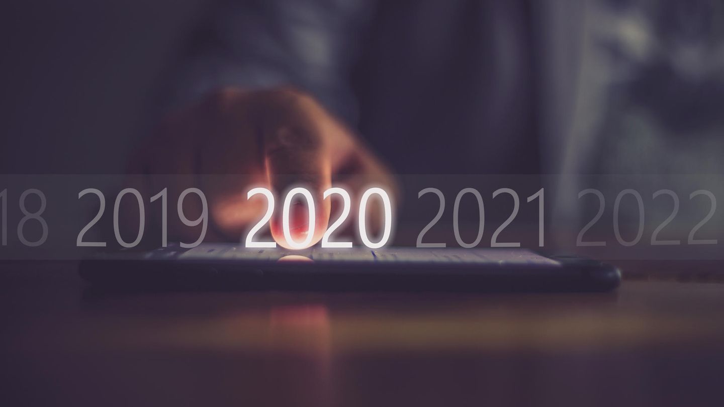 Gestärkt durch schwere Zeiten: Zukunftsorientierung Wer in die Zukunft plant, der hat bessere Chancen schneller durch eine Krise zu gehen, weil das Licht am Ende des Tunnels schon zu sehen ist. Setzen Sie sich Ziele, suchen Sie nach positiven Ereignissen, die auf Sie warten. Dieses Hörbuch unterstützt Sie dabei positiv in die Zukunft zu schauen: 30 Minuten Selbstorganisation, Lothar J. Seiwert, Susanne Roth, Detlef Koenig Zukunftsorientierung Wer in die Zukunft plant, der hat bessere Chancen schneller durch eine Krise zu gehen, weil das Licht am Ende des Tunnels schon zu sehen ist. Setzen Sie sich Ziele, suchen Sie nach positiven Ereignissen, die auf Sie warten. Dieses Hörbuch unterstützt Sie dabei positiv in die Zukunft zu schauen: 30 Minuten Selbstorganisation, Lothar J. Seiwert, Susanne Roth, Detlef Koenig