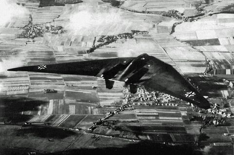 Die ältere Horten Ho V im Flug über Göttingen