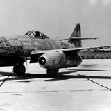 Man sieht, dass die Me 262 ein wesentlich konventioneller aufgebautes Flugzeug war.