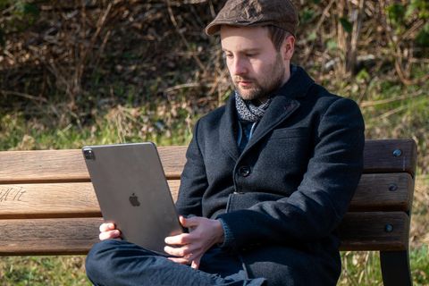 Das iPad Pro glänzt mit einem riesigen Bildschirm, der mit der richtigen Software zum Tor in neue Welten werden soll.