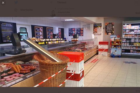 Coronavirus: Supermarkt-Mitarbeiter bauen Lebensmittelrutsche