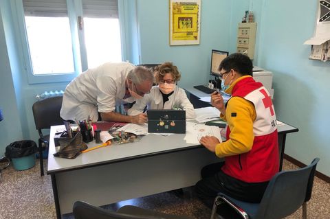 Ärzte des Krankenhauses in Pavia. Hier wurde auch Mattia behandelt, Italiens "Patient 1".