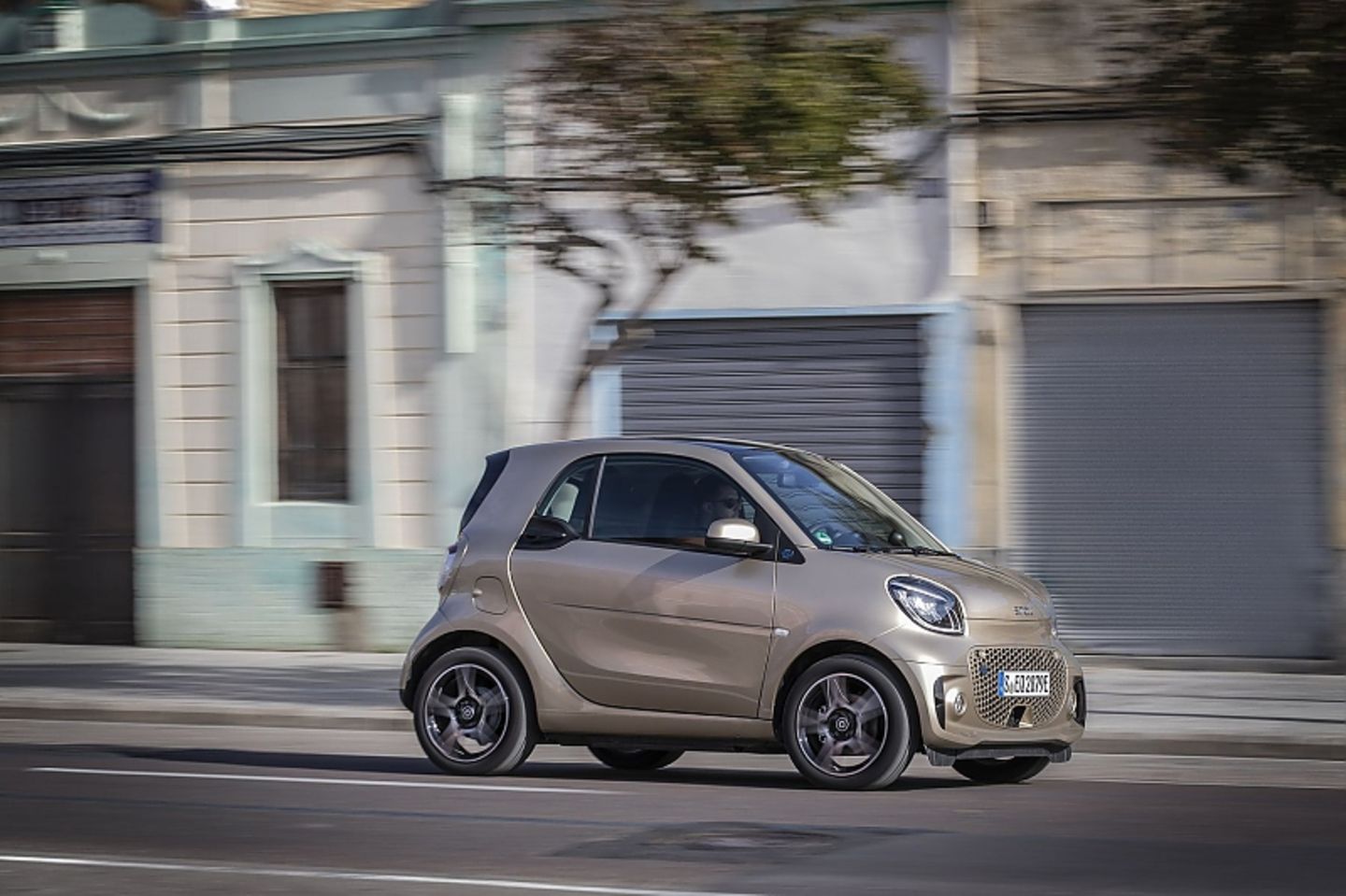 Das neue Smart ForTwo Cabrio im Fahrbericht: Wann kommt der Sommer? -  Sternstunde - Mercedes-Fans - Das Magazin für Mercedes-Benz-Enthusiasten