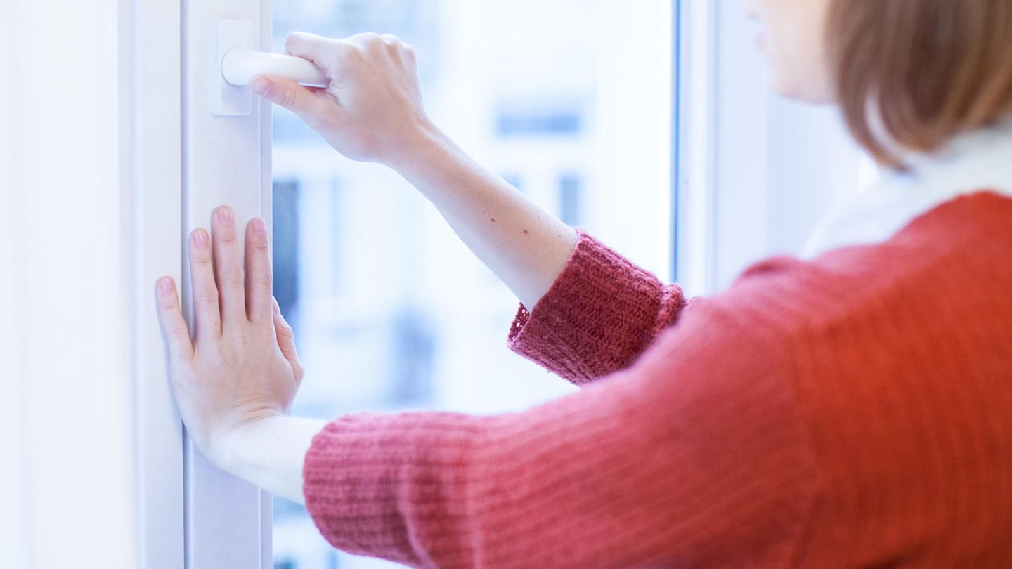 Tipps und Tricks: Richtig lüften, nasse Fenster und Schimmel vermeiden – ein Ratgeber