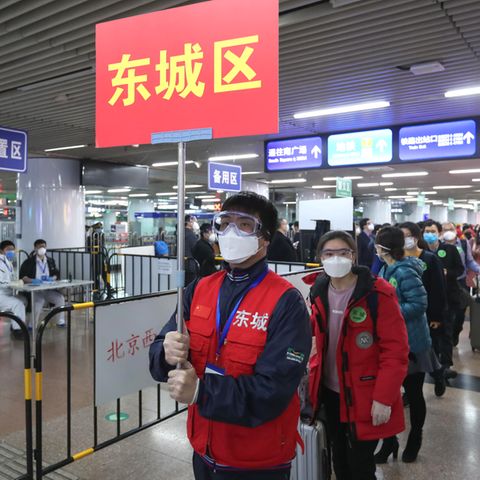 Rund 800 Menschen kehren aus der Provinz Hubei nach Peking zurück. 