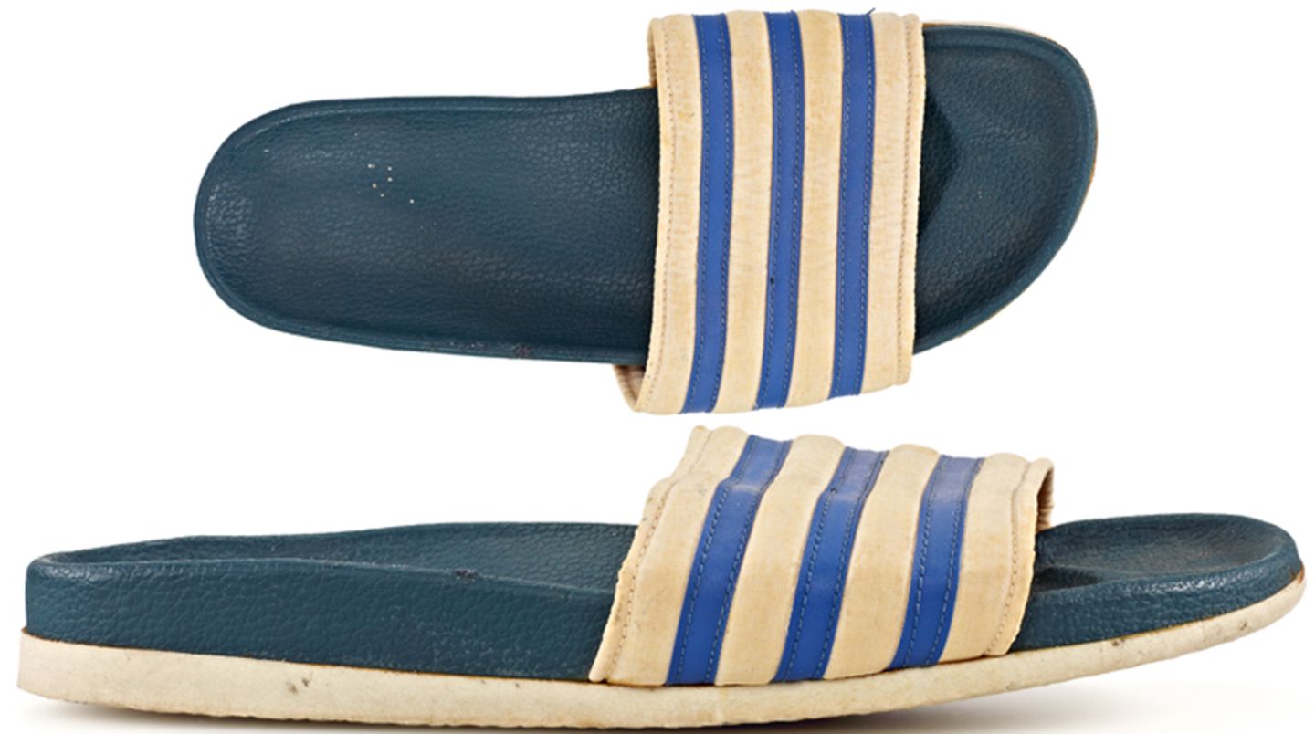 Die Badelatsche Adilette