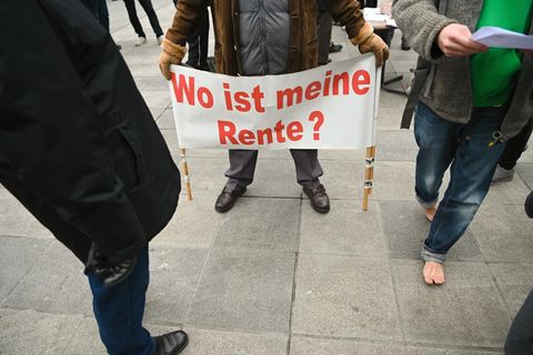 Wo ist meine Rente, steht in roten Buchstaben auf einem weißen Plakat