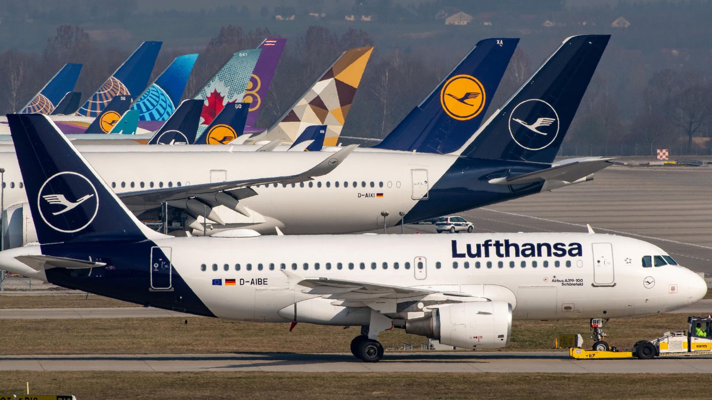 Coronavirus-News: Geparkte Flugzeuge