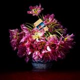 Kunst und Krise: „Atomic Tulips" aus der Ausstellung „Apocalypse“ von Josef Fischnaller in der Galerie Friedmann-Hahn