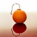 Kunst und Krise: „Granate"  aus der Ausstellung „Apocalypse“ von Josef Fischnaller in der Galerie Friedmann-Hahn