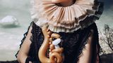 Kunst und Krise: „Lady with Squirrel" aus der Ausstellung „Apocalypse“ von Josef Fischnaller in der Galerie Friedmann-Hahn, Berlin