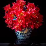 Kunst und Krise: „Tulips with Friends" aus der Ausstellung „Apocalypse“ von Josef Fischnaller in der Galerie Friedmann-Hahn, Berlin