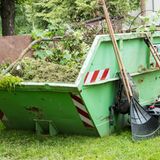 In die Biotonne gehört nur Holz, das im Garte wächst