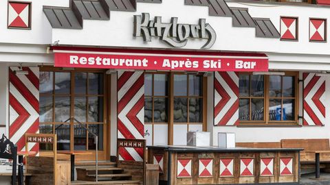In der bekannten Apres-Ski-Bar Kitzloch sollen sich vor allem skandinavische Urlauber angesteckt haben